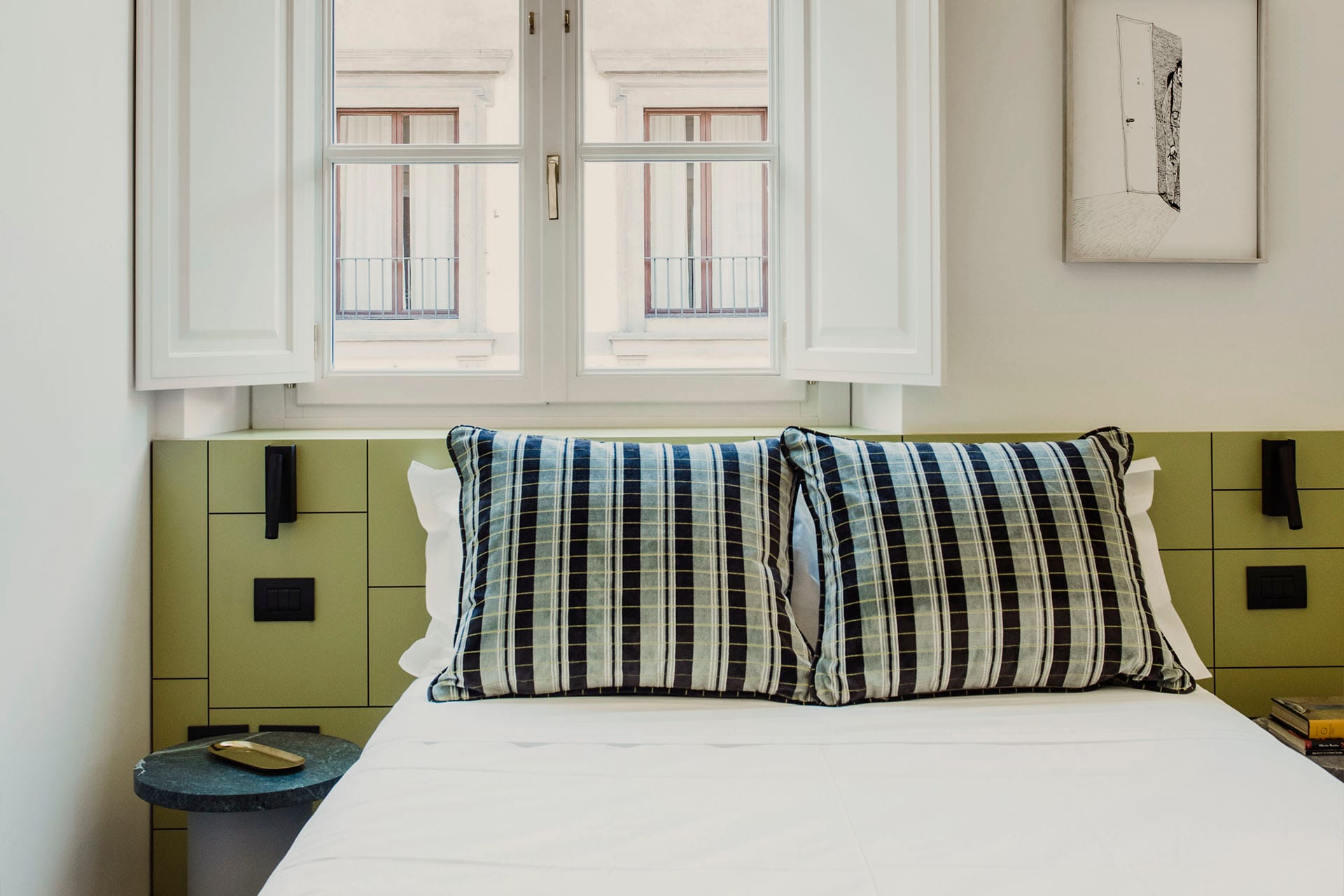 Pillow detail in the Superior single room